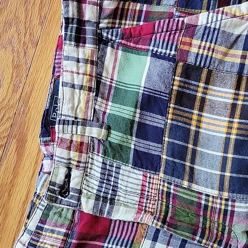 Shorts - Picture 2 of 4